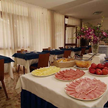 Hotel Horizonte Бибионе Экстерьер фото