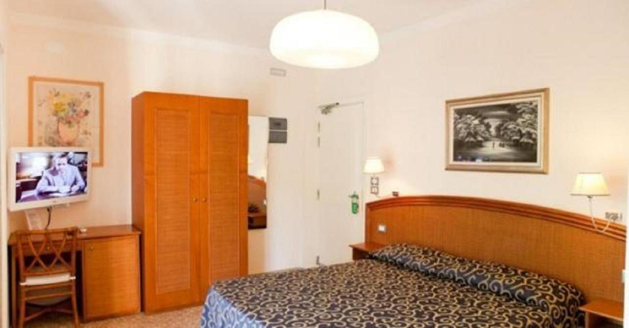 Hotel Horizonte Бибионе Экстерьер фото