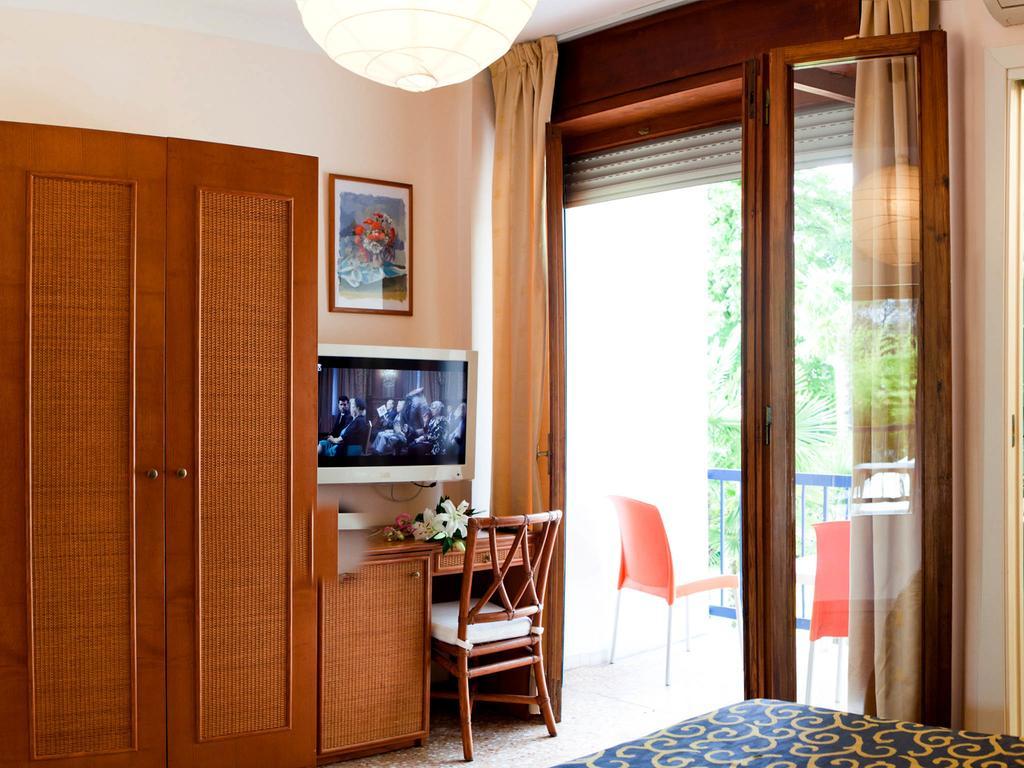 Hotel Horizonte Бибионе Экстерьер фото