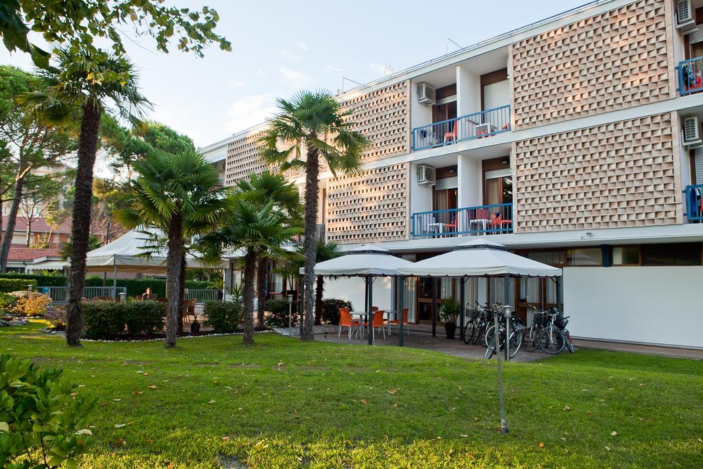 Hotel Horizonte Бибионе Экстерьер фото