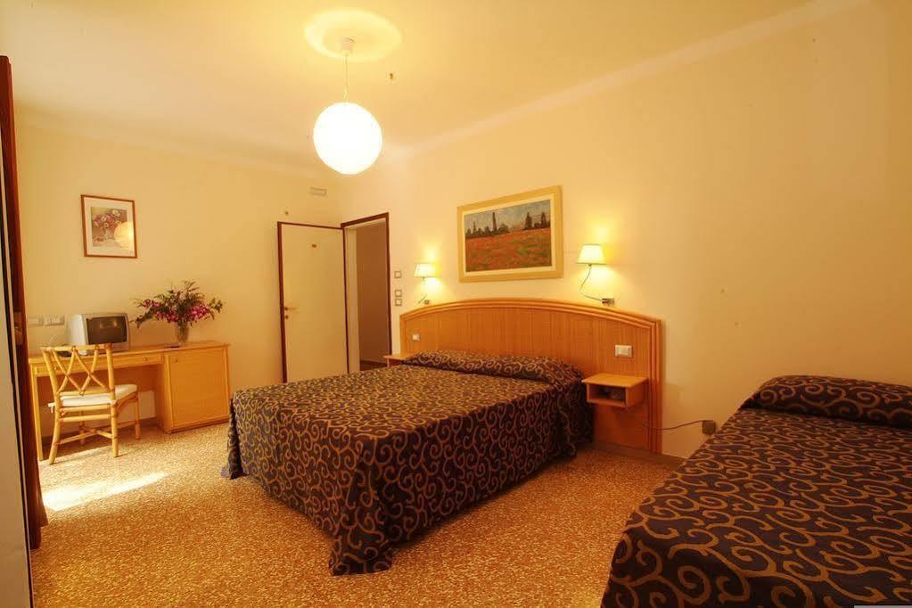 Hotel Horizonte Бибионе Экстерьер фото