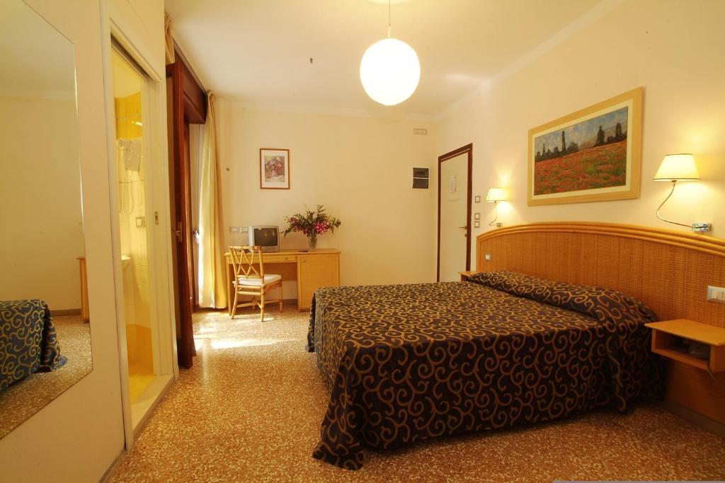 Hotel Horizonte Бибионе Экстерьер фото